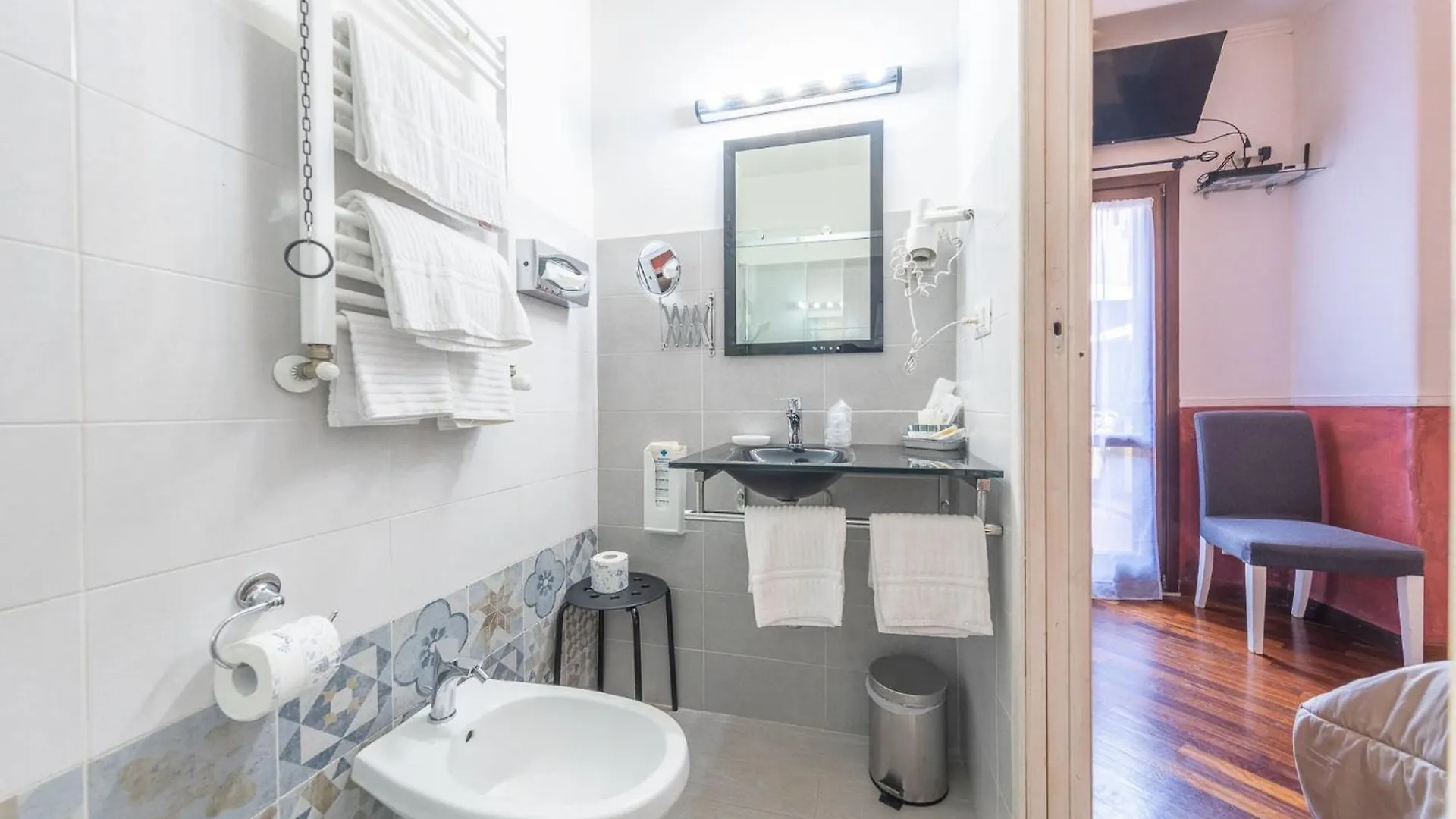 Room In Bb - Camera Doppia In History House Roma 0*,